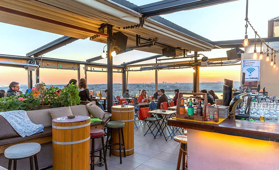 Balkon Restaurant Bar