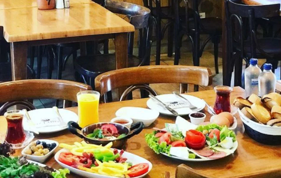 Emek Cafe, Yeniköy